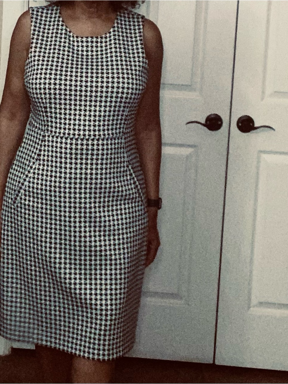 Sleeveless Houndstooth Sheath Dress - Black & White